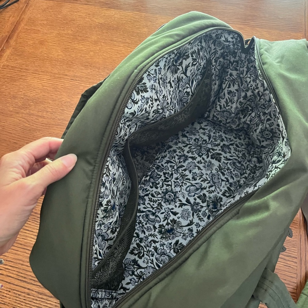 Vera Bradley Utility Travel Bag Olive Green - Picture 4 of 9